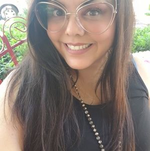 Meet your Posher, Vanessa